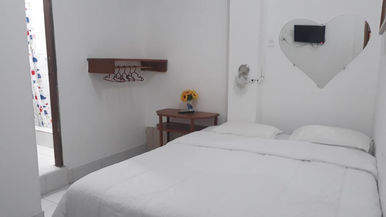 Hostal Marysol ปูแอร์โตอาโยรา ภายนอก รูปภาพ