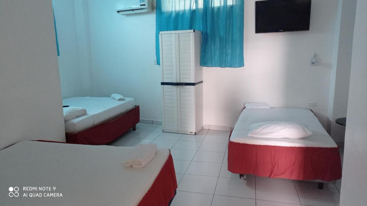 Hostal Marysol ปูแอร์โตอาโยรา ภายนอก รูปภาพ