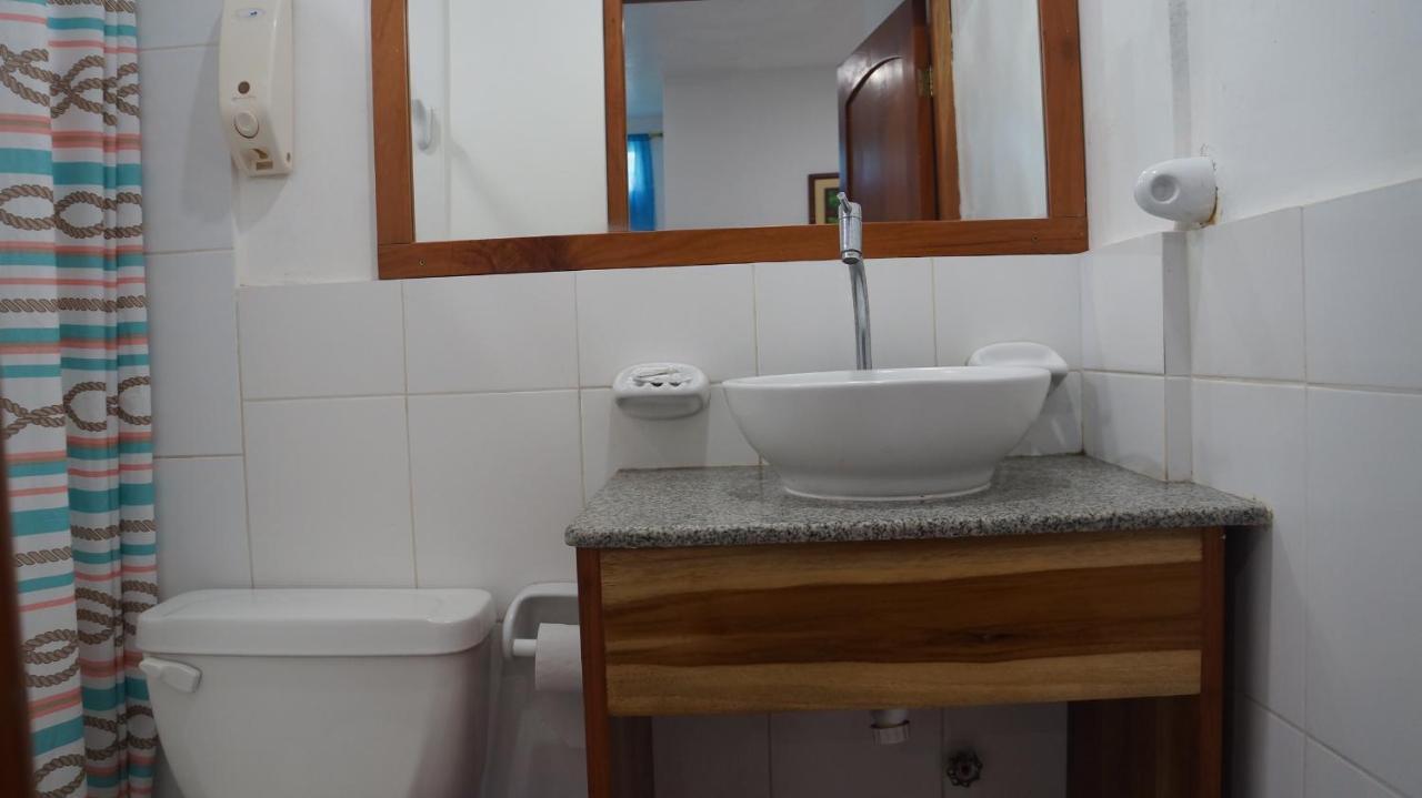 Hostal Marysol ปูแอร์โตอาโยรา ภายนอก รูปภาพ
